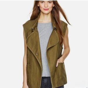 Aritzia Wilfred Free Linn Army / Olive Green Linen Utility Cargo Vest